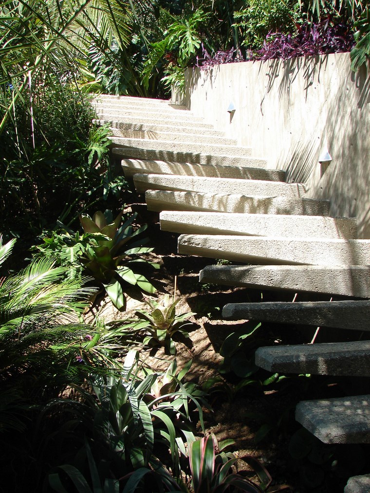 plantas escaleras casa colina ideas