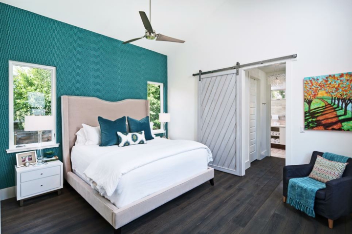 ideas para habitaciones puertas correderas diseño estilo paredes coloridas ventiladores