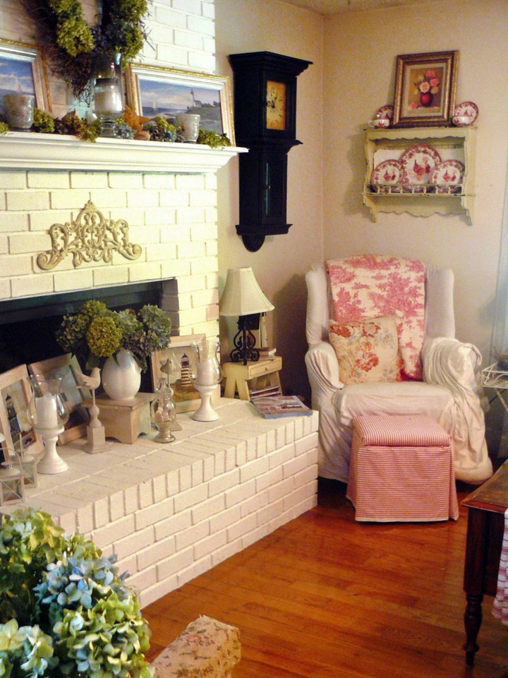 shabby chic salones sillones estantes rosa