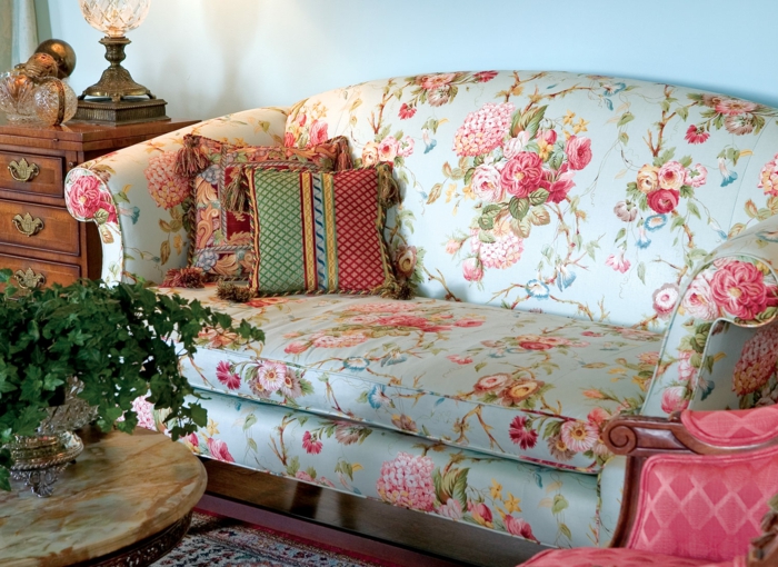 sofa perfecta salon primavera estampa floral ideas