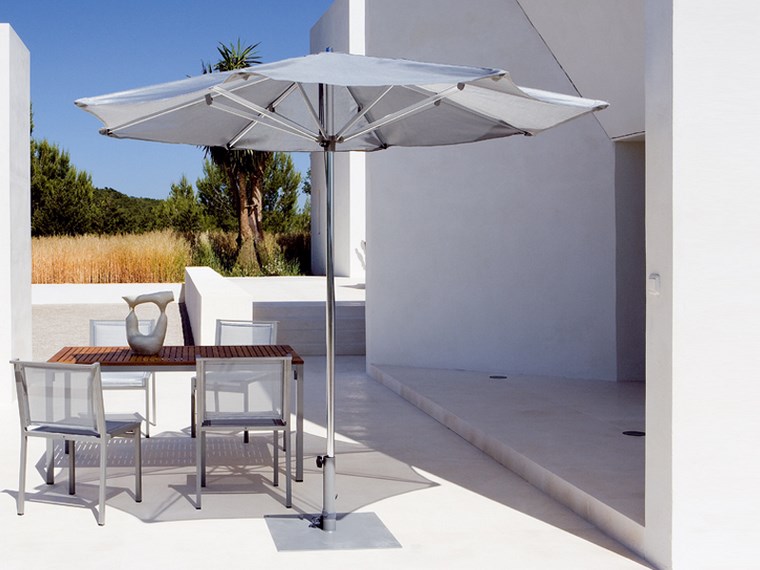 sol y sombra aire libre opciones sombrilla pequena blanca ideas