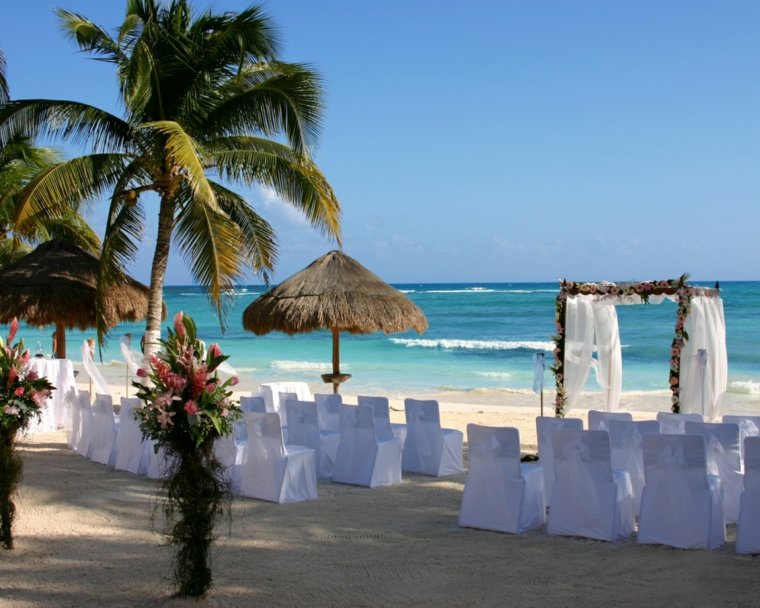 bonita decoración boda playa