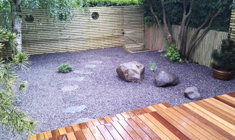 decorar jardin zen rocas