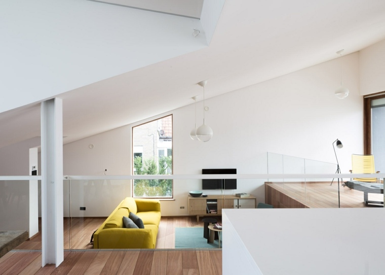 interior-casa-moderno-sofa-amarilla-ventana