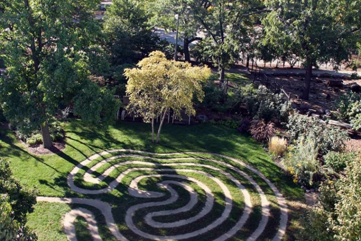 Laberinto en el jardín - pasos para diseñarlo y construirlo