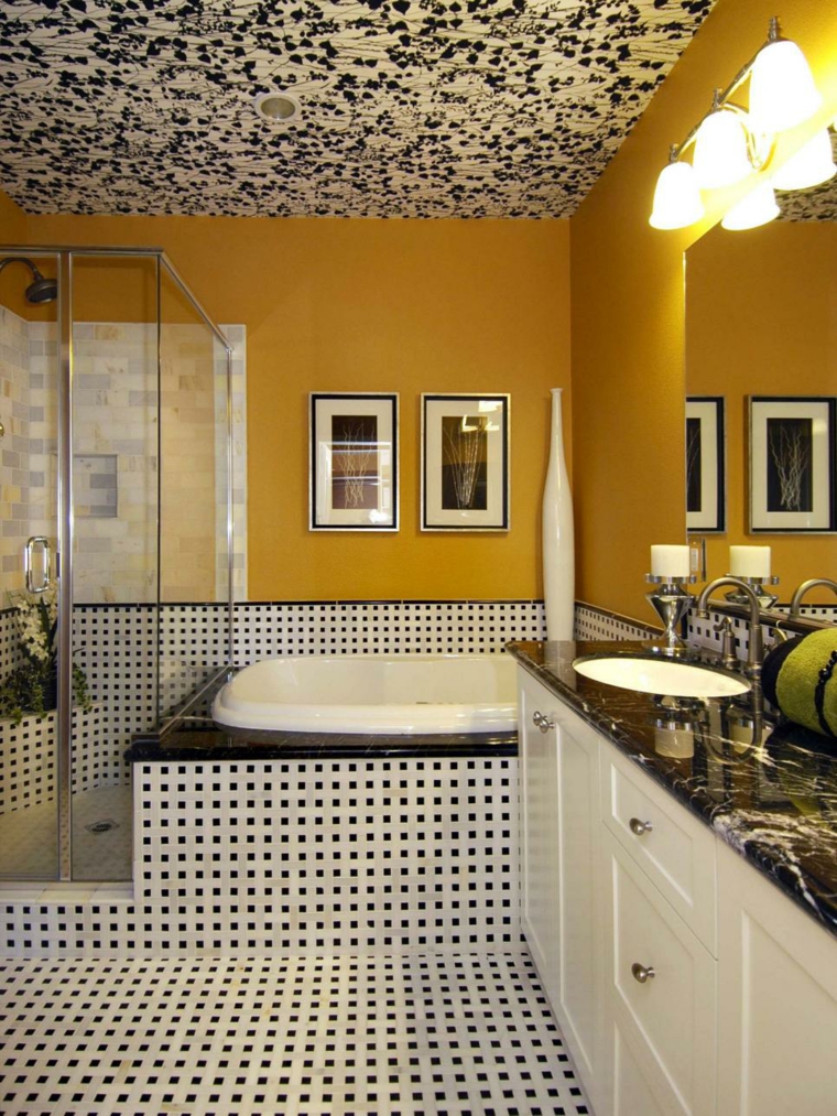 paredes baño amarillo intenso