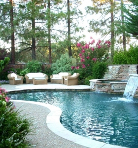 Construccion de piscinas 24 espacios de relax en el jardín