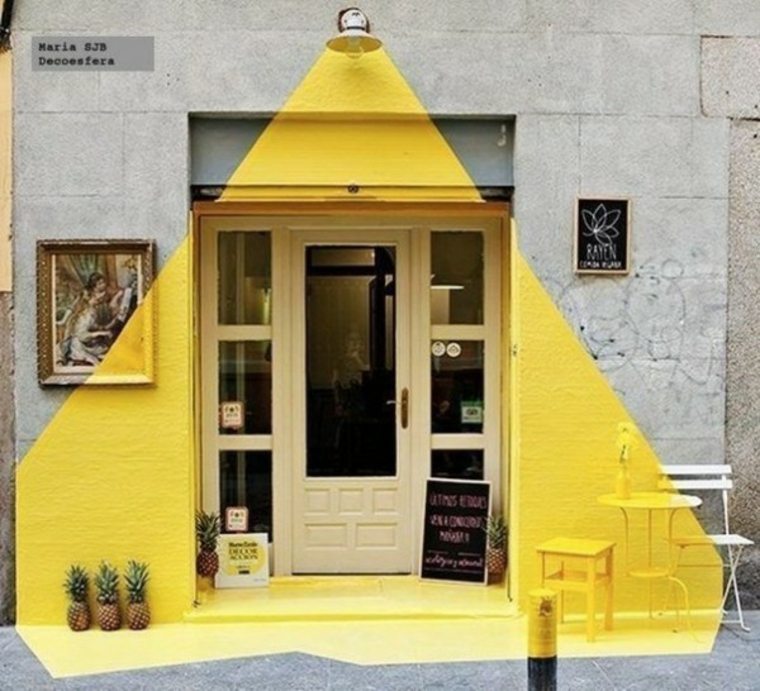  puerta entrada pintada amarillo