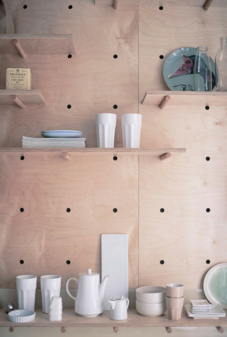 espacio diseño colectivo paredes madera contrachapada