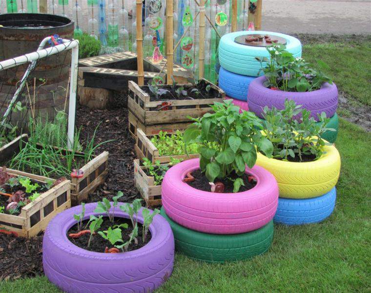 jardin ruedas decoradas colores
