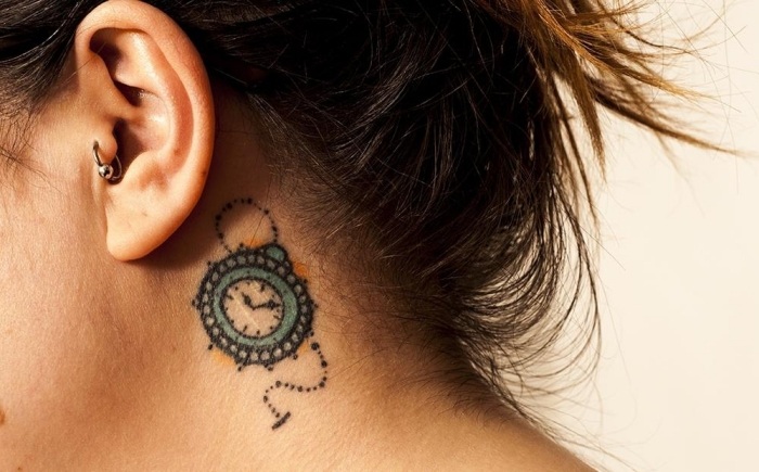 fotos de tatuajes disenos mujeres detras oreja ideas