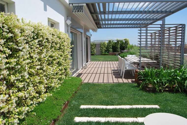 jardin precioso terraza amplia techo casa ideas