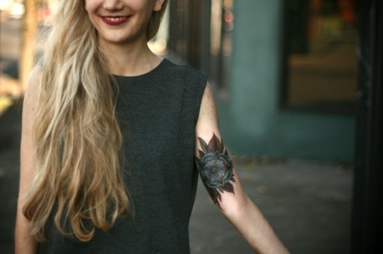 original tatuaje brazo chica