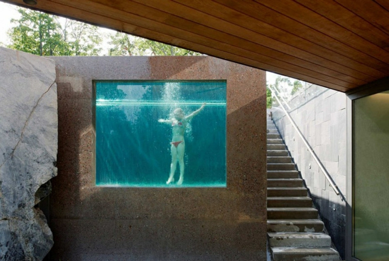 piscinas pared cristal transparente jardin moderno ideas