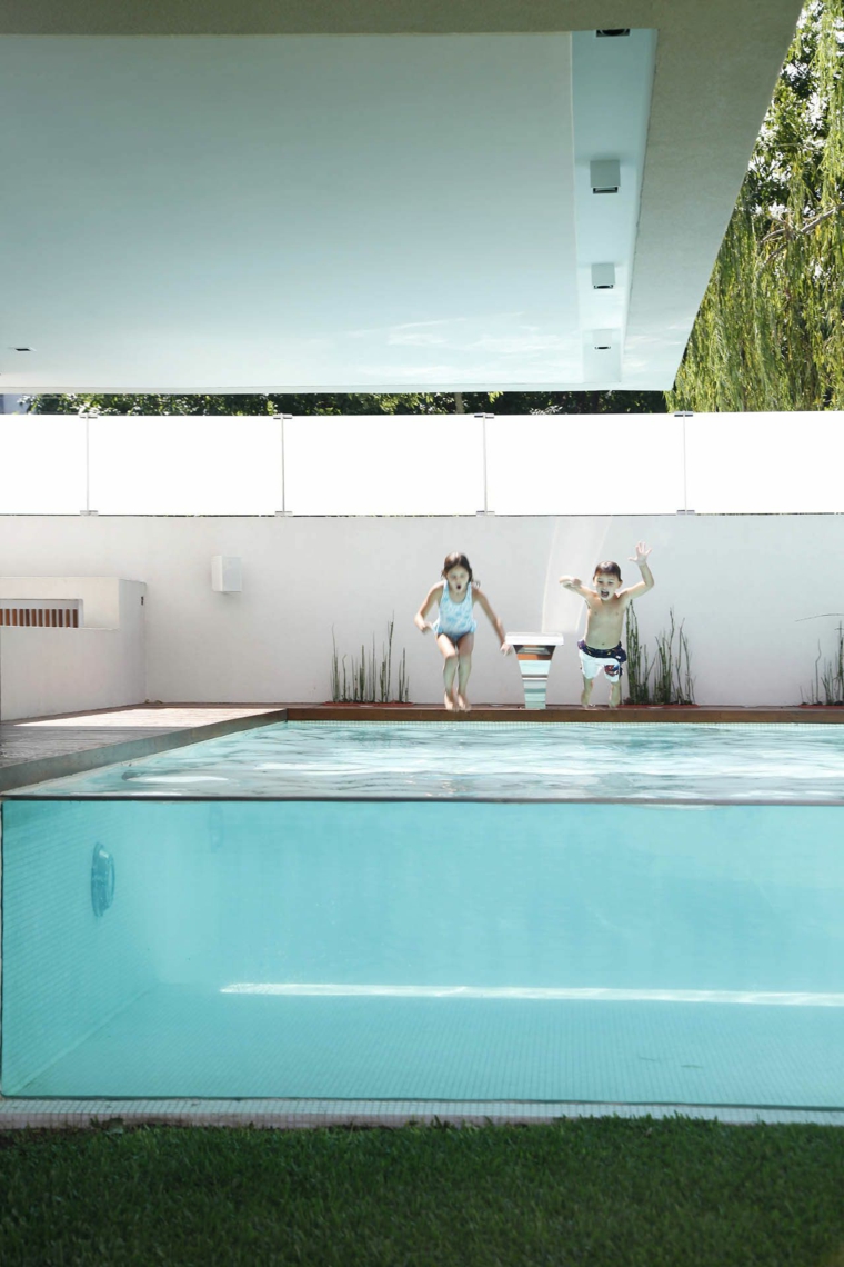 piscina transparente jardin moderno ninos ideas