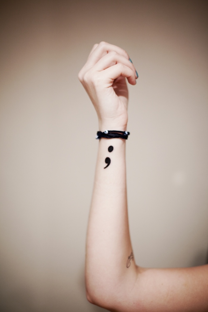 tatuajes brazo opciones diseno punto coma ideas