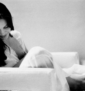 Brad Pitt fotografía a Angelina Jolie, descubre las imágenes