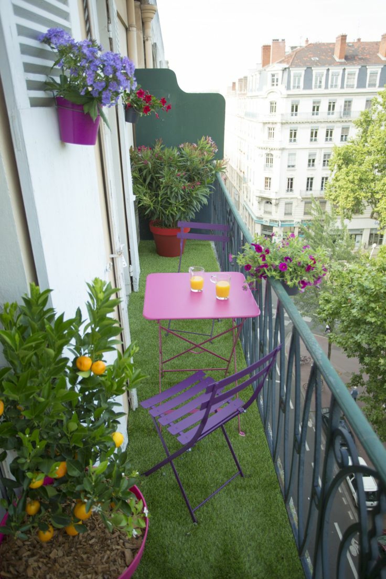 Balcones con elementos y muebles muy útiles