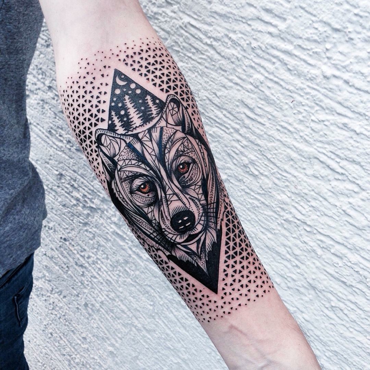 bonito tatuaje con cara de lobo y formas geometricas bonito diseno cara lobo formas geometricas