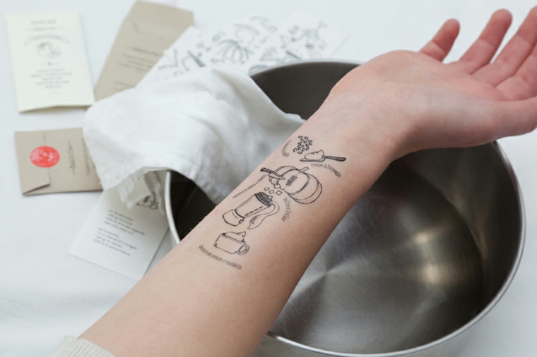 pasos para usar tatuajes temporales disenos originales tatuajes mano