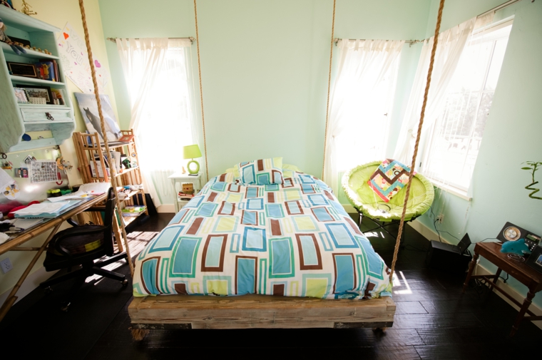 estupenda cama colgante dormitorio