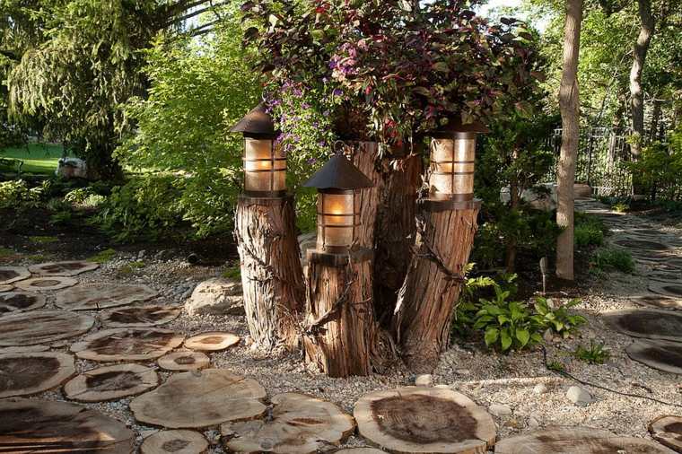 imagenes preciosas linternas troncos madera decoracion jardin ideas