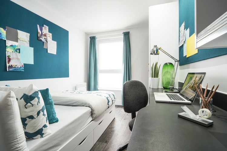 toques de color azul en el dormitorio blanco mesas de escritorio dormitorio adolescente habitacion blanco azul ideas