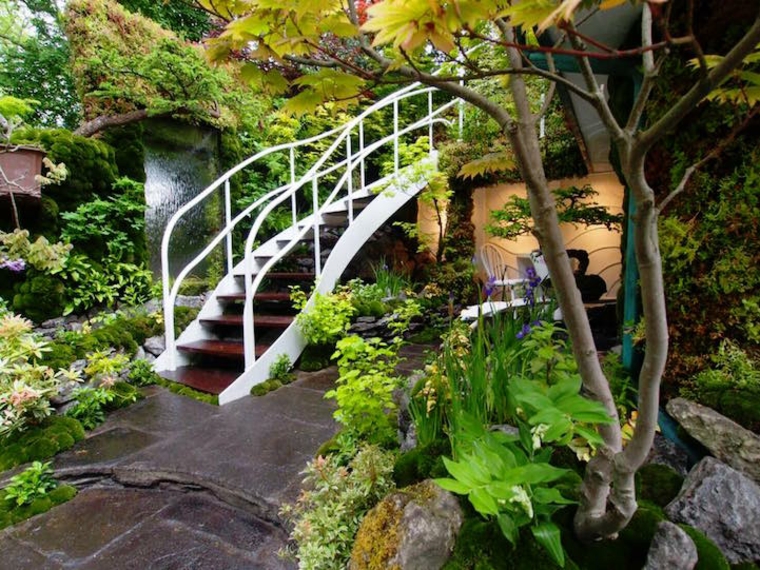 original diseño de patio moderno otro lateral escaleras catarata