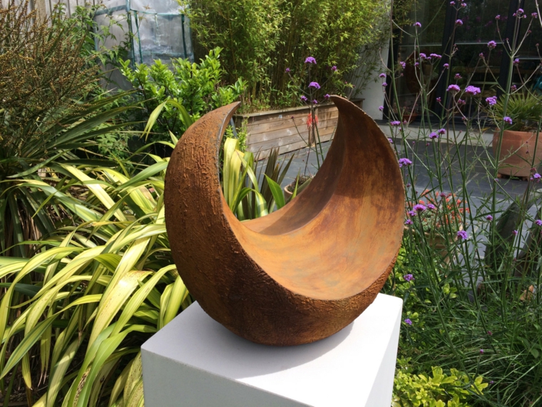 Decoración de jardín con mucho arte