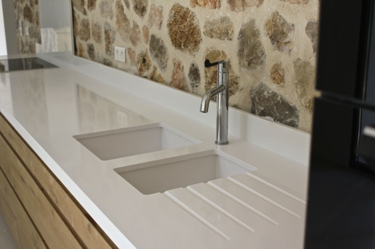superficie de encimera con lavadero de Corian superficie encimera lavadero Corian