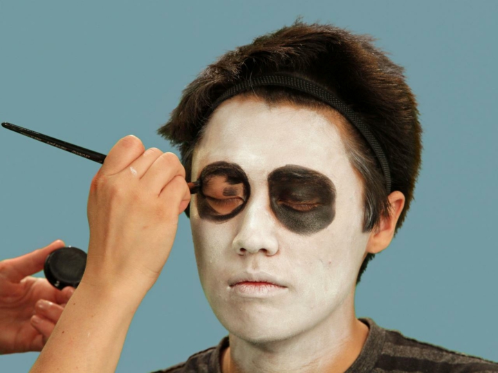 aplicando negro sobre los ojos los esqueletos aplicando negro ojos tercera muestra