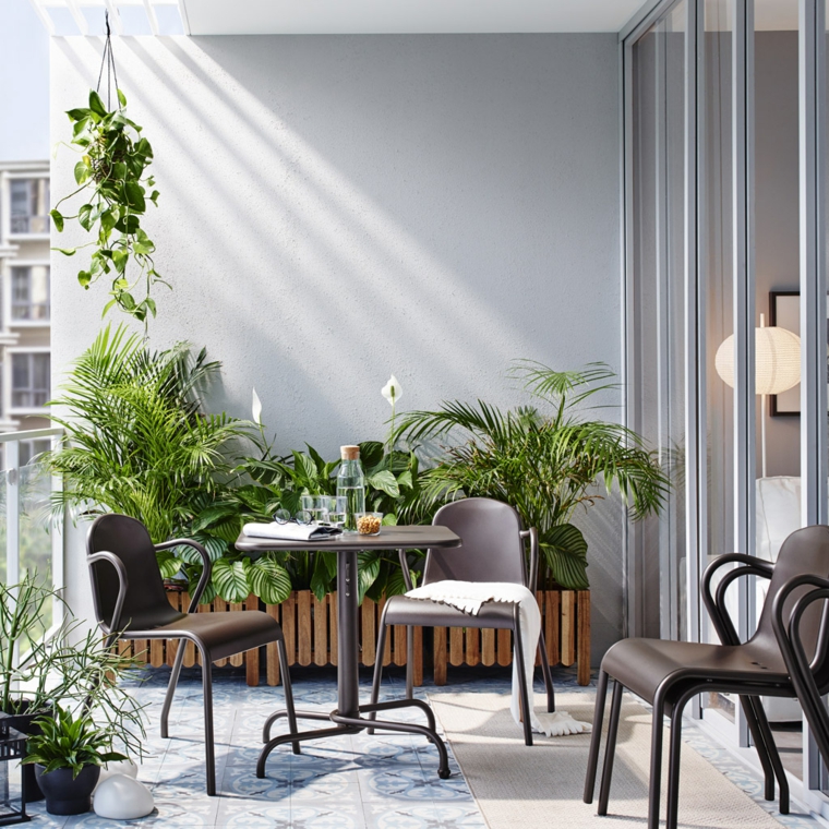 terrazas decoradas con plantas y con una mesa terrazas decoradas con plantas mesa
