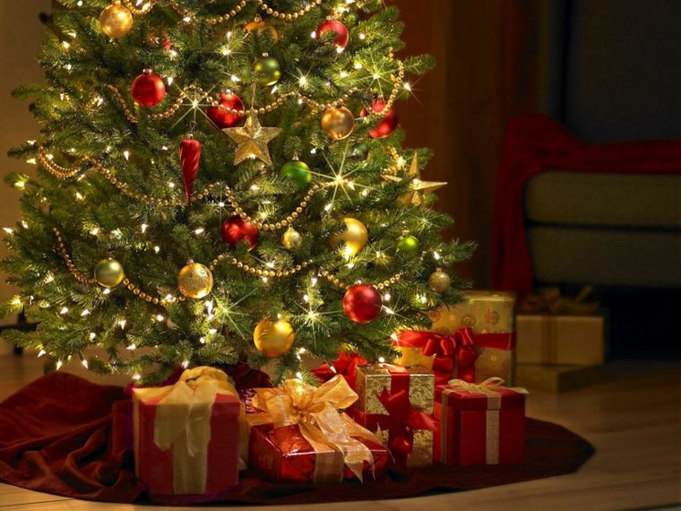 árboles navideños decorados