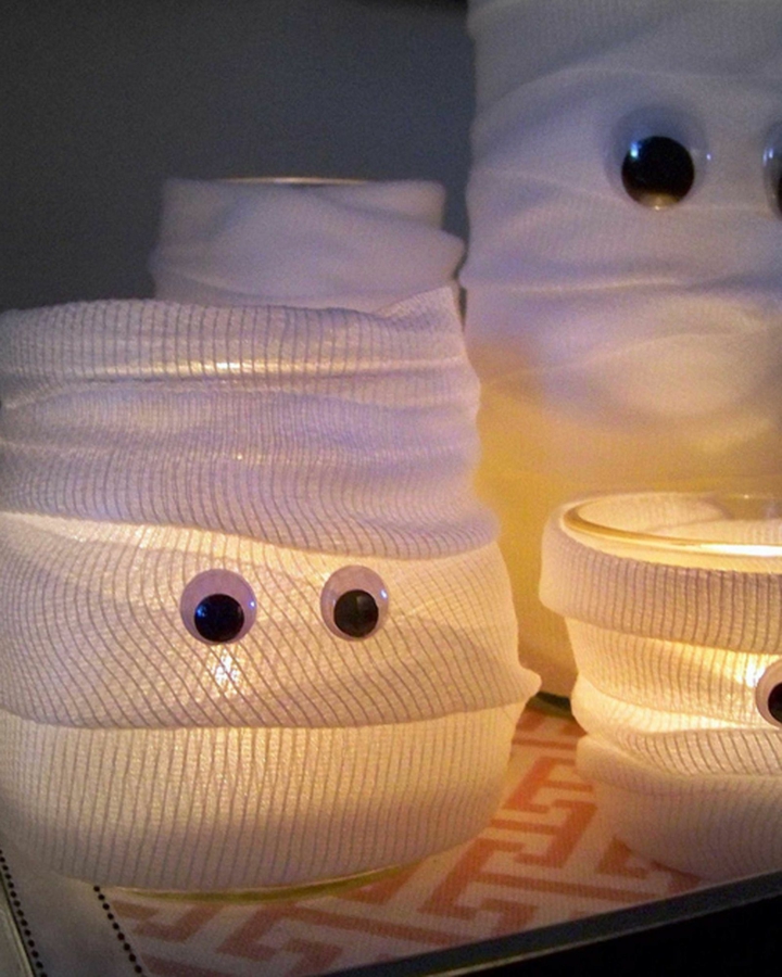 momias con algunas telas momia envases cristal ojos salones