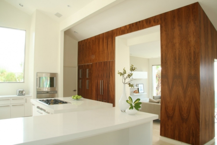 Acentos de madera para interiores modernos