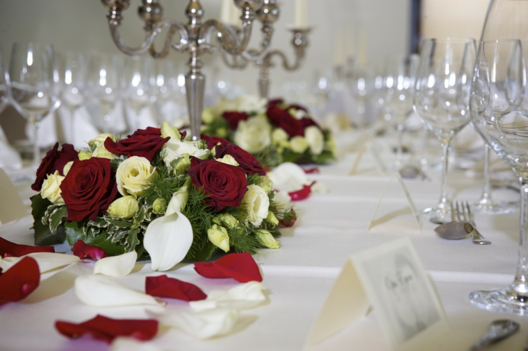 corona rosas mesa boda invierno diseno ideas