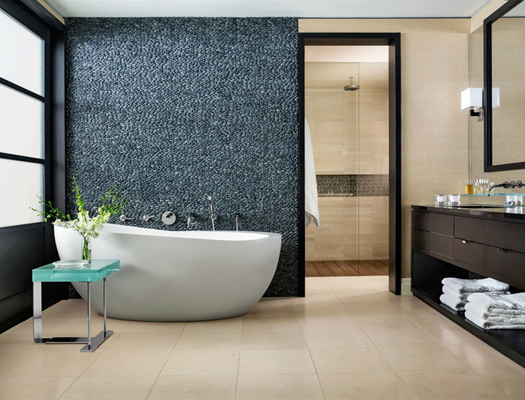 mesita auxiliar moderna en el baño minimalista cuarto de bano minimalista moderno diseno pared bella ideas