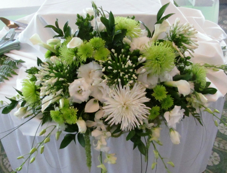 Arreglos florales para bodas elegantes y modernas