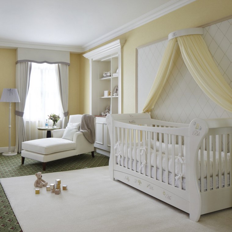cuna con dosel muy bonita dormitorios de bebes diseno blanco amarillo opciones ideas