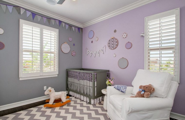cuna de color gris oscuro muy bonita dormitorios de bebes gris lavanda diseno ideas