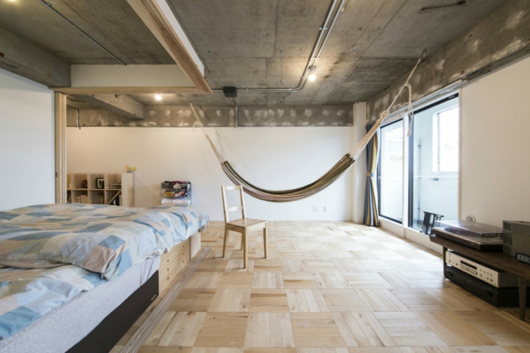 hamaca en el dormitorio hamacas colgantes diseno casa yuichi yoshida associates ideas