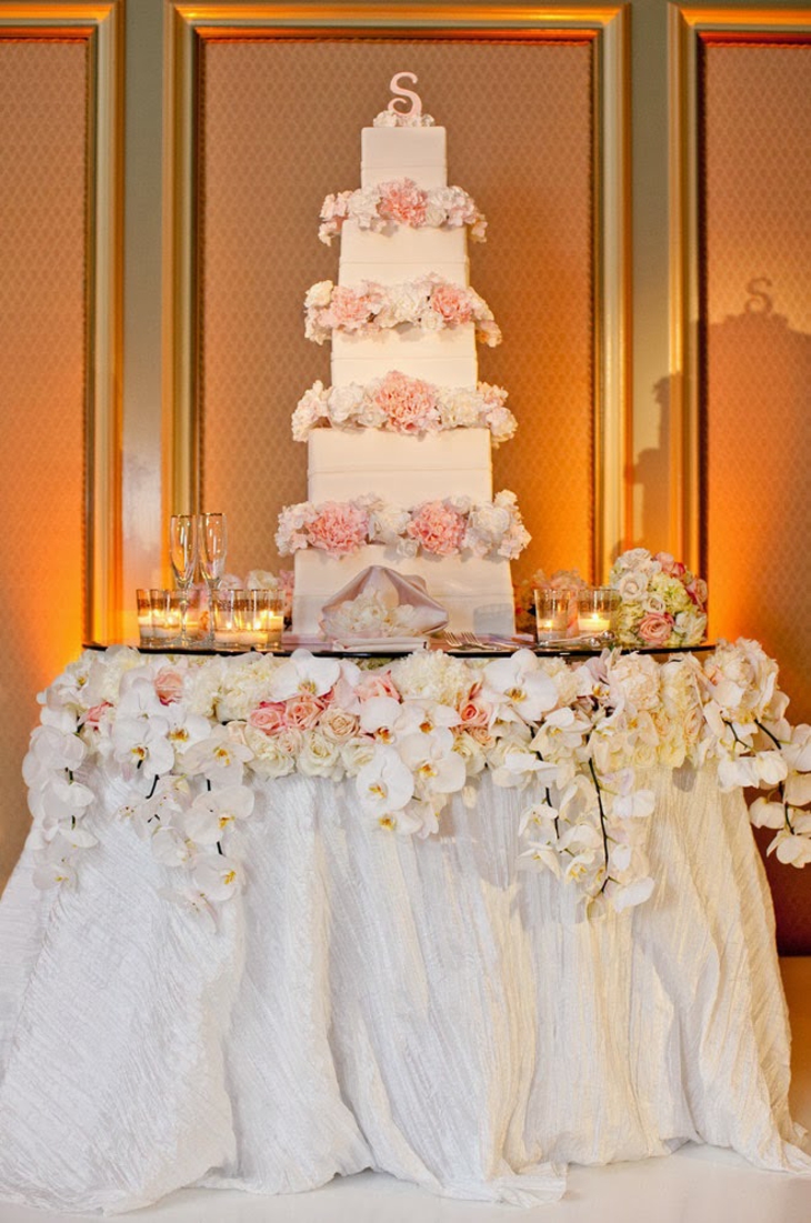 juego de luces y sombras en el ambiente mesas de dulces para bodas elegantes muebles colores