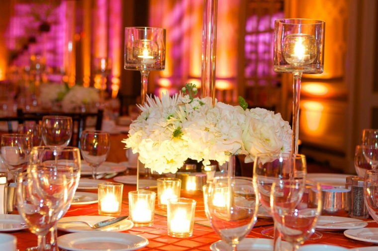 mesas-dulces-bodas-diseno-flores-blancas-velas