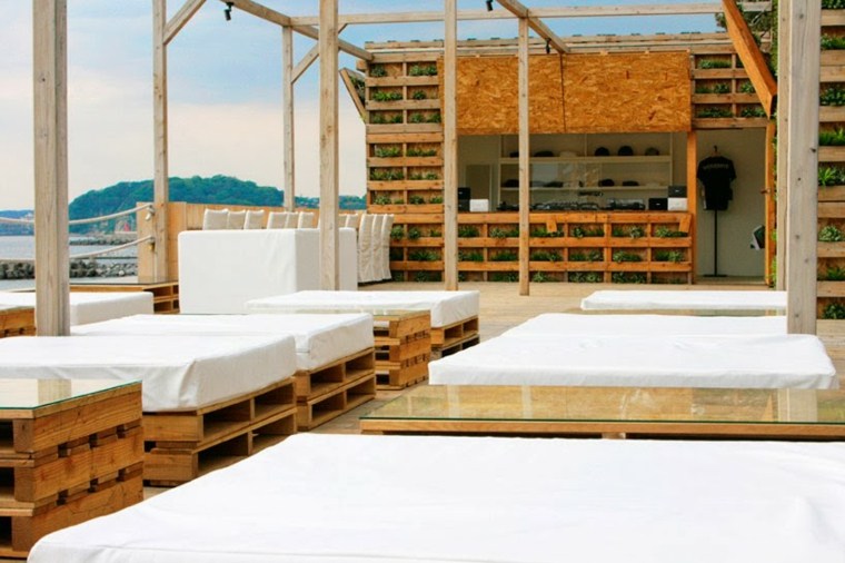 terraza lujosa camas chill