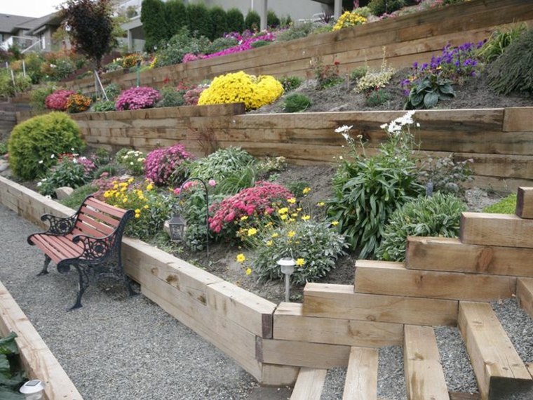 bonito jardín gradas madera