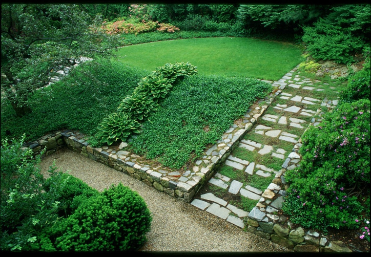 bonito jardin verde terrazas