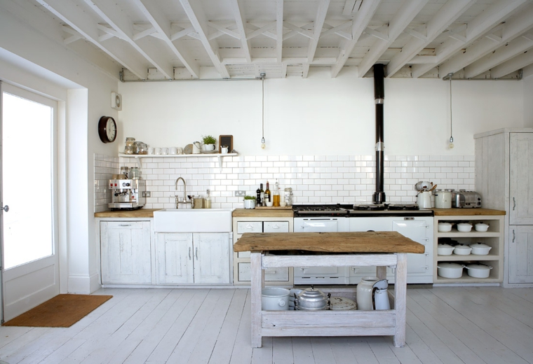 cocina blanca estilo rústico