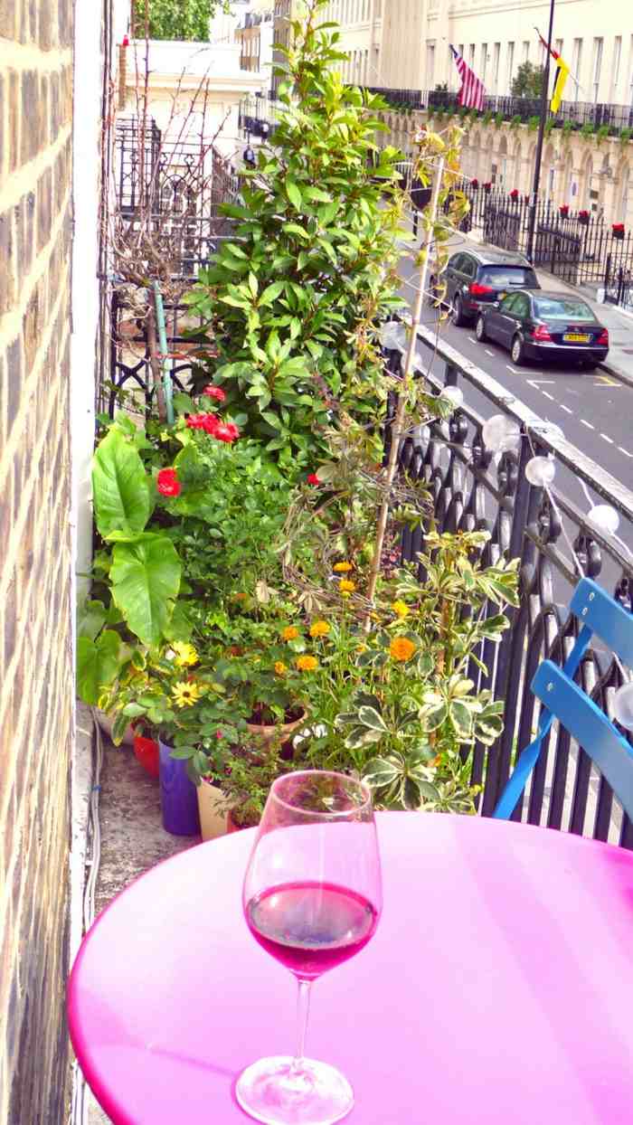 como decorar un balcon pequeño intimidad altas plantas ideas