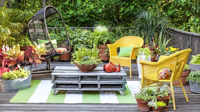 decorar terrazas barato mesa paletas plantas ideas
