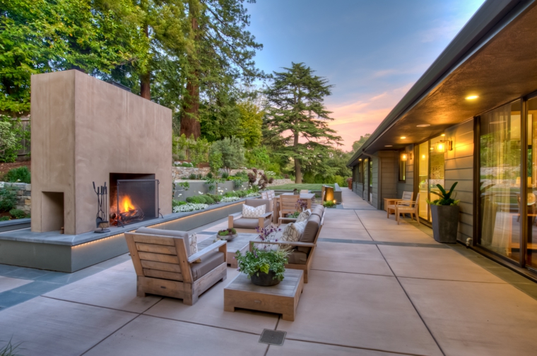 ideas para decorar jardin chimenea exterior muebles madera teca moderno